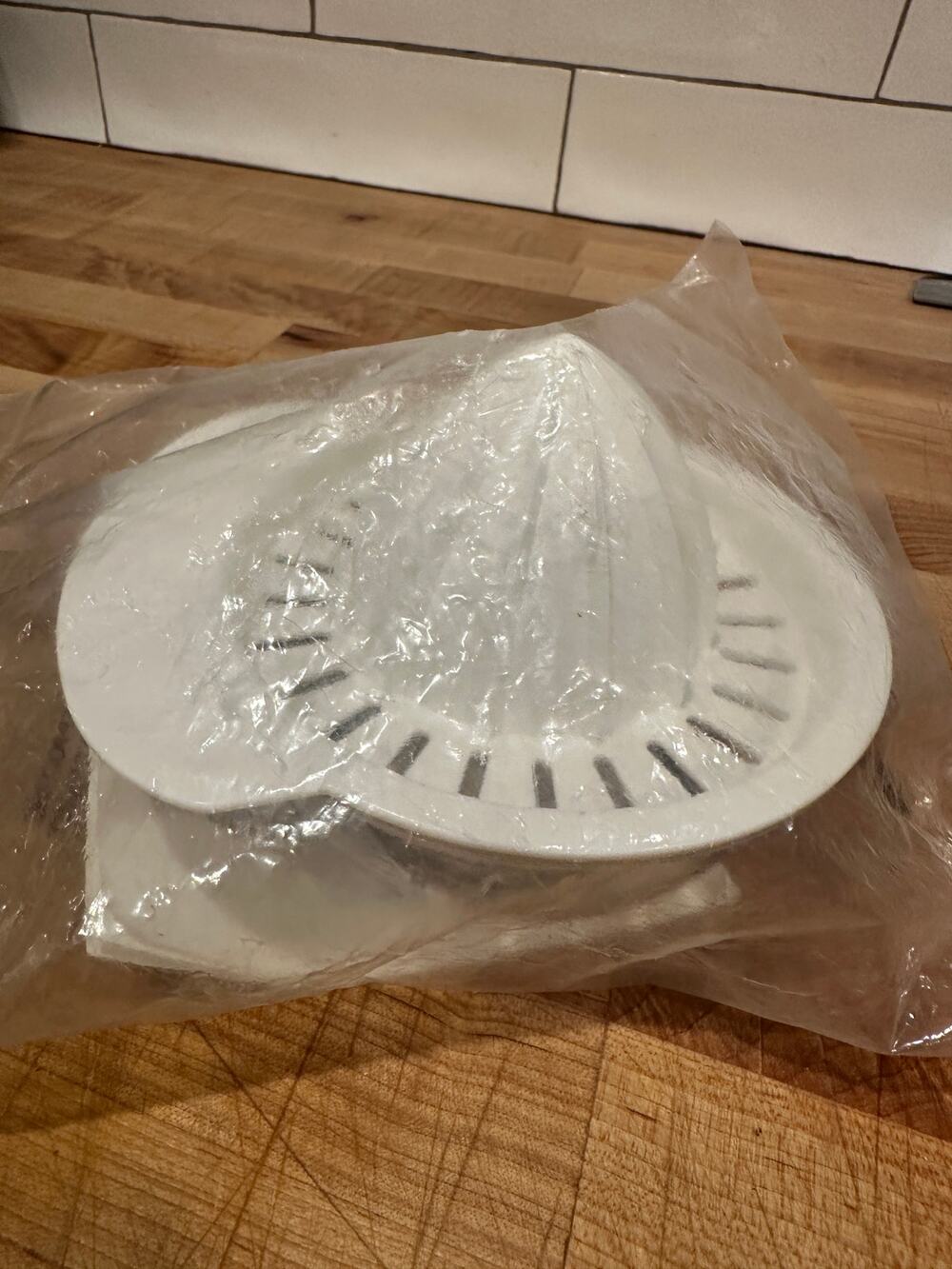 PAMPERED CHEF New Sealed Manual Citrus Juicer Reamer #2305